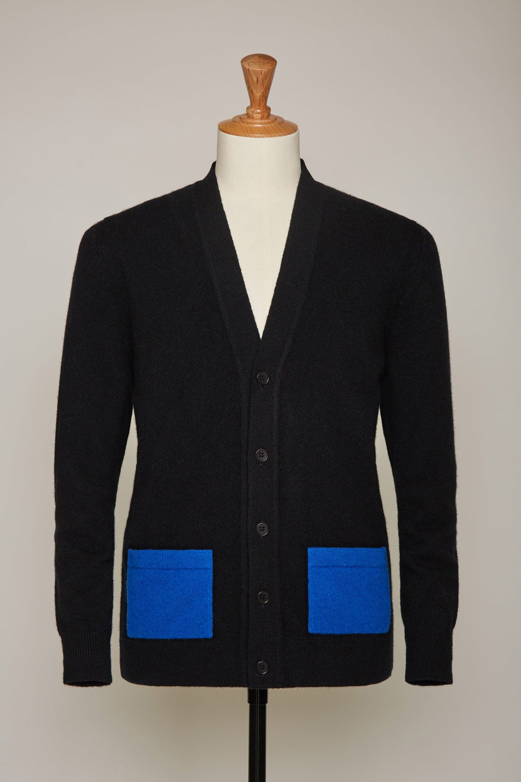 Load image into Gallery viewer, Leo Cardigan N°004